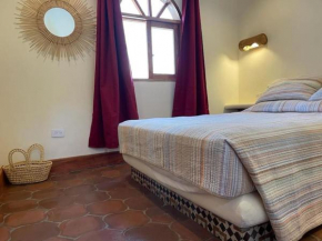 La casita blanca, Las Planadas next Yankee Beach